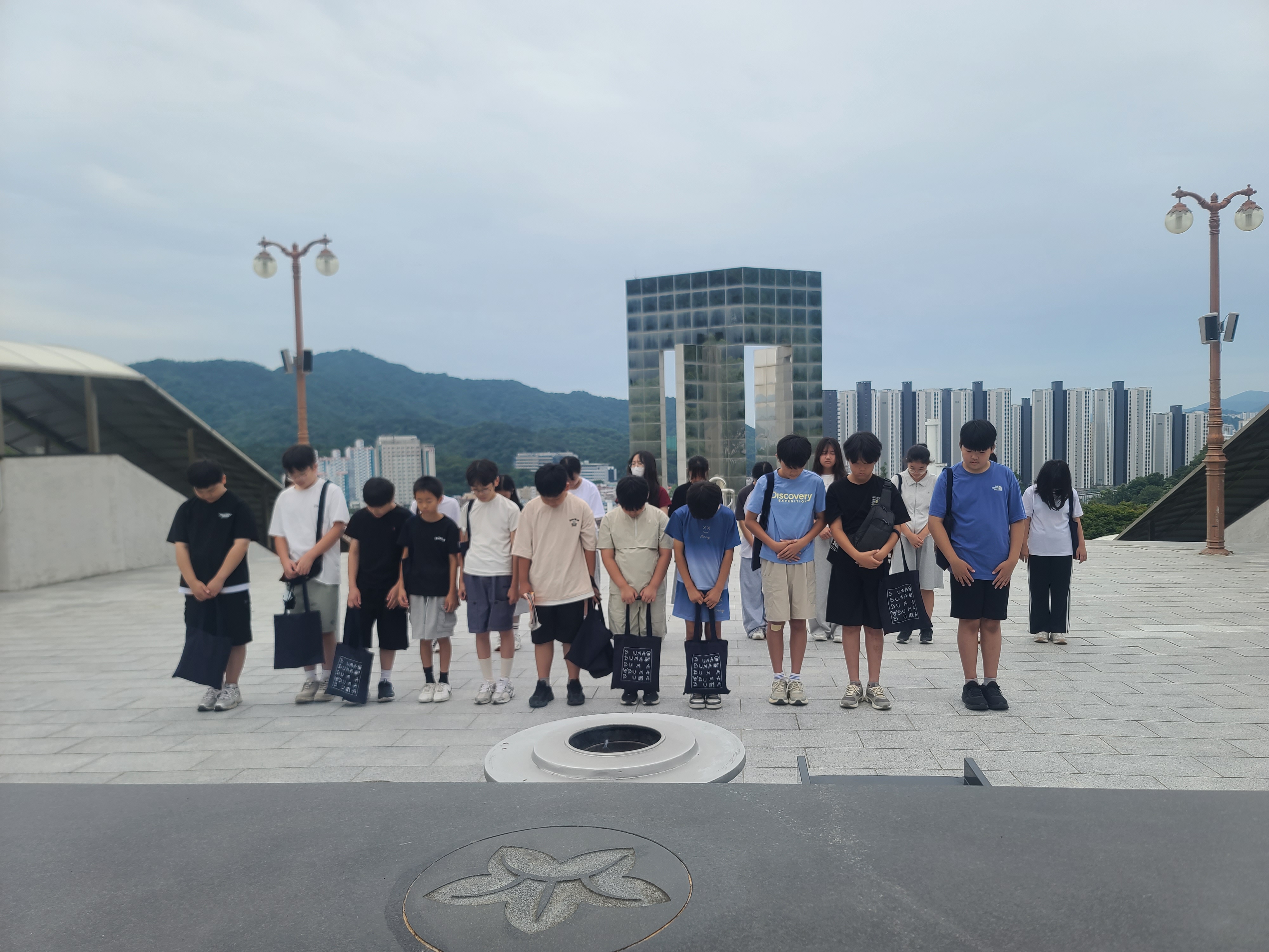 2026.06.17.교*초등학교 참배
