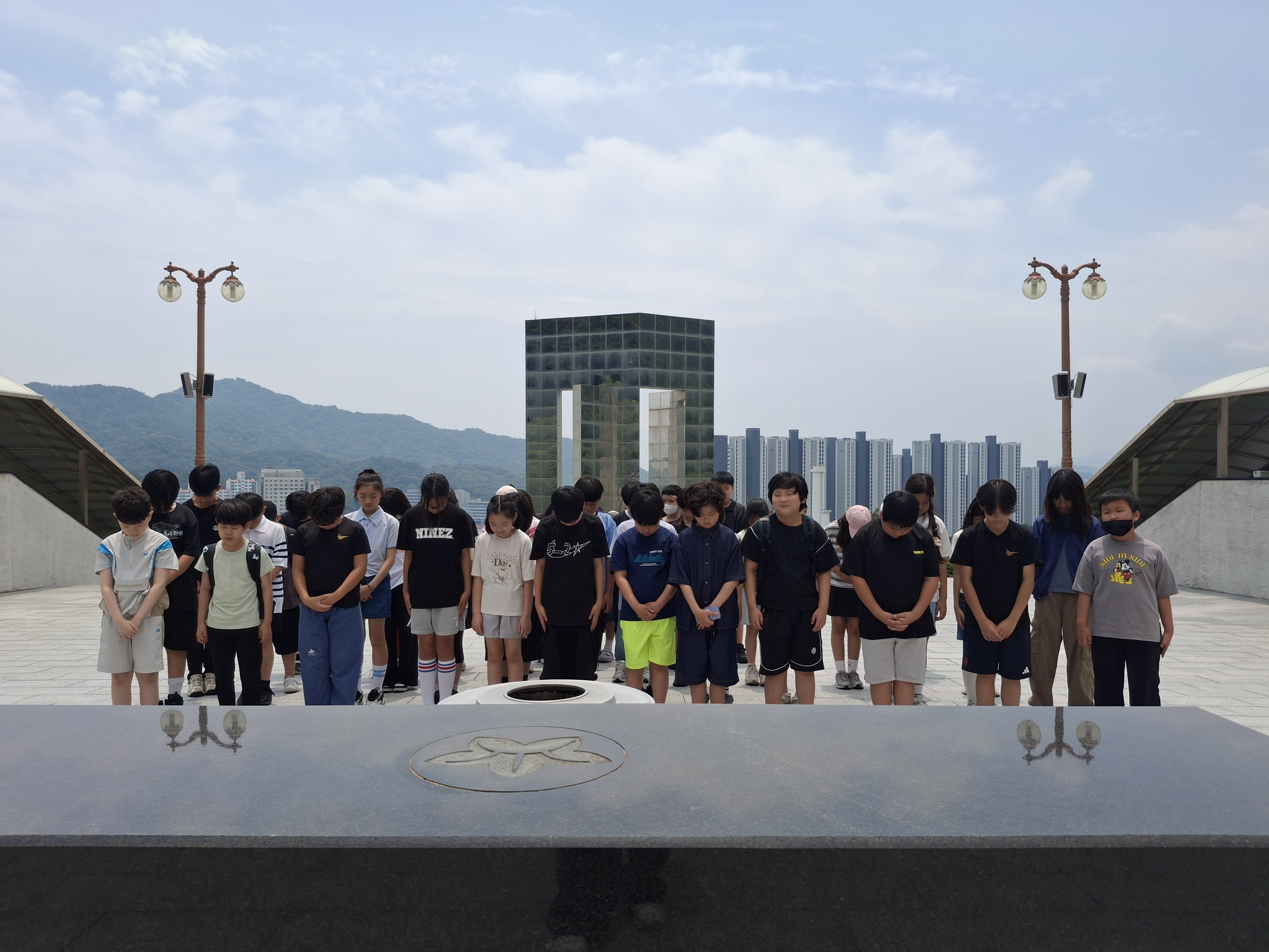 2026.07.03.완*초등학교 참배 및 관람