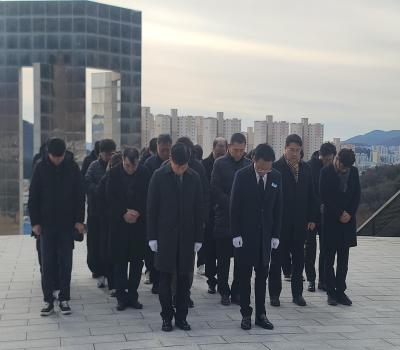 2026.01.01.김신호 경남태권도협회장 신년참배 이미지