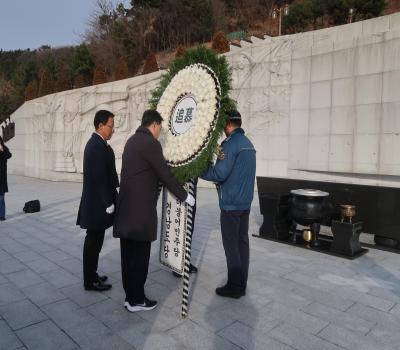 2026.01.05.허성무 더불어민주당 경남도당 위원장 신년참배 이미지