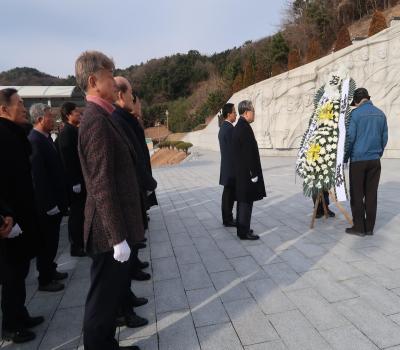 2026.01.05.김용수 한국자유총연맹 경남도지부 회장 신년참배 이미지