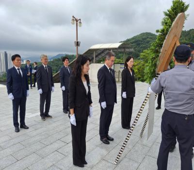 2026.07.07.경상남도의회 박준 의장 참배 이미지
