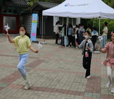 `23.5.3. 조봉초등학교 바람개비 만들기 이미지