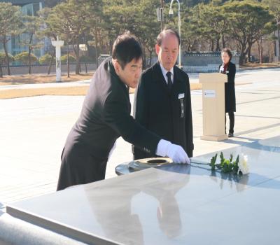 24.12.31. 이필형 서울동대문구청장 참배 이미지