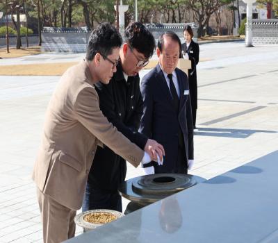 25.03.14. 한국시각장애인연합회 전국시도지부장 참배 이미지