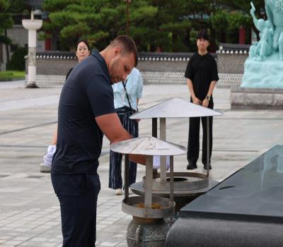 25.09.09. 세계양궁선수권대회참가자 참배 이미지