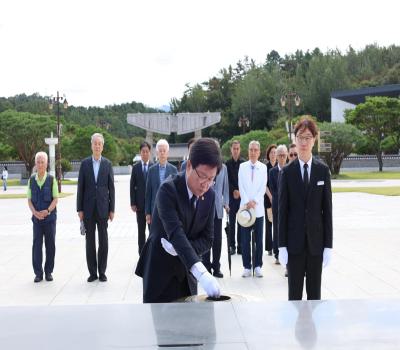 25.09.20. 최교진 사회부총리 겸 교육부장관 참배 이미지