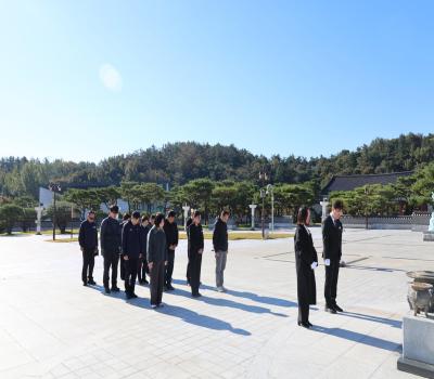 251103 전 직원 11월 월간 참배 이미지