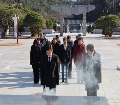 251203 조경태 국회의원 등 참배 이미지