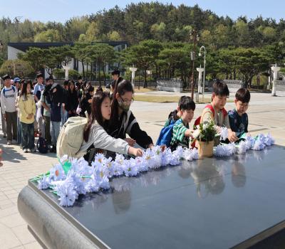 260416 문산초등학교 일동 참배 이미지
