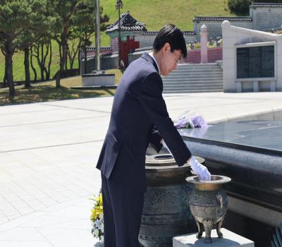 260518 조경태 국회의원 및 5.18 민중항쟁구속자회 등 참배 이미지