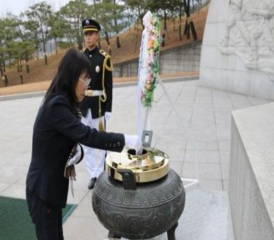 대한민국전몰군경미망인회경상남도지부 참배 이미지