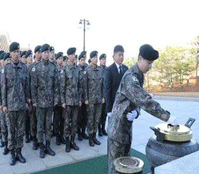 2수송교육연대 전입신병 참배 이미지