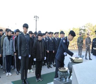 별빛나이트투어 사관캠프 학생 참배 (구미대학교, 동주대학교, 신라공업고등학교) 이미지