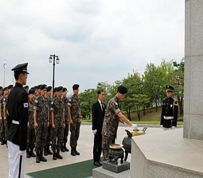 1117공병단 전입신병 참배 이미지