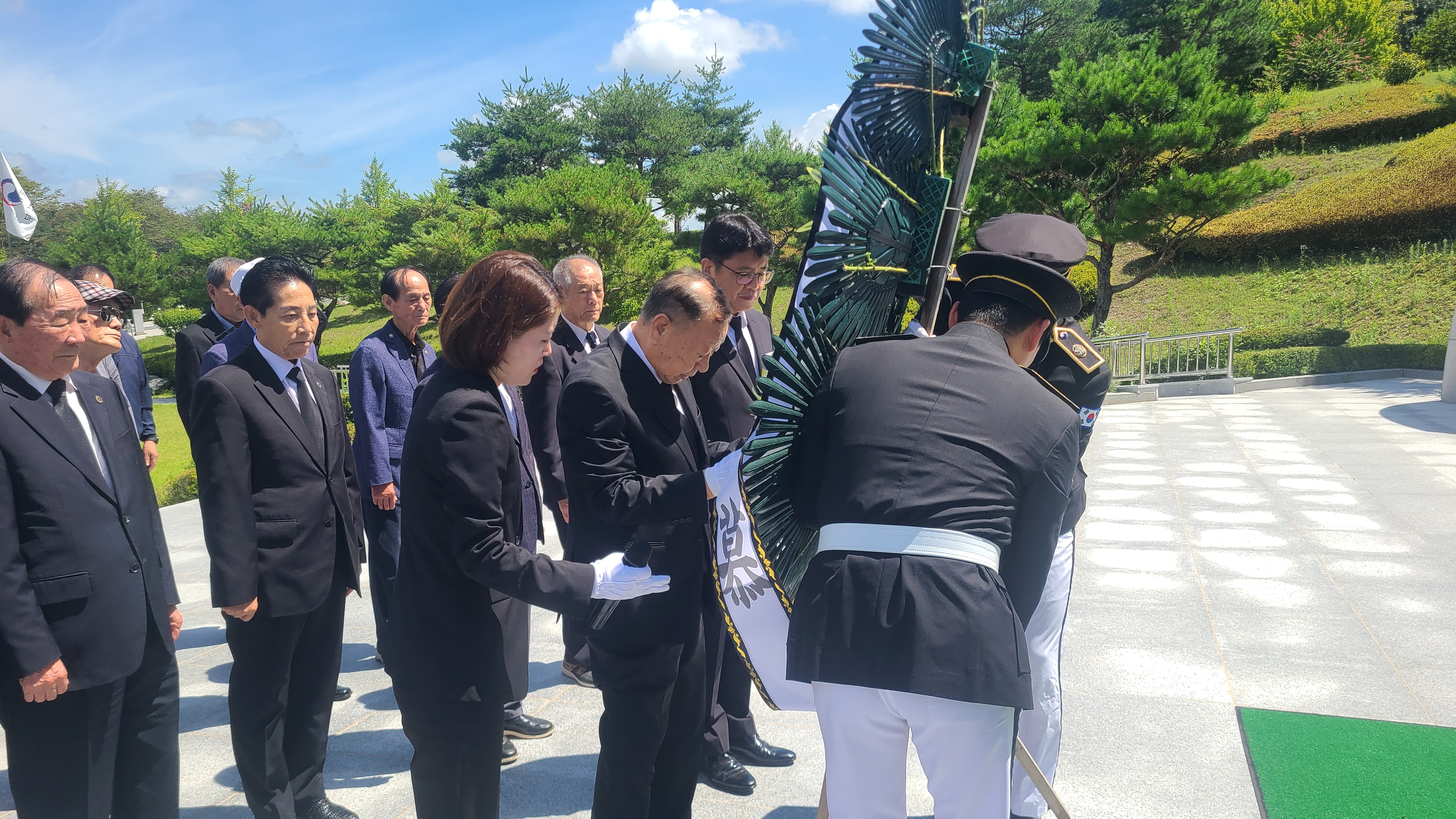 상이군경회 전북도지부 현충탑 참배