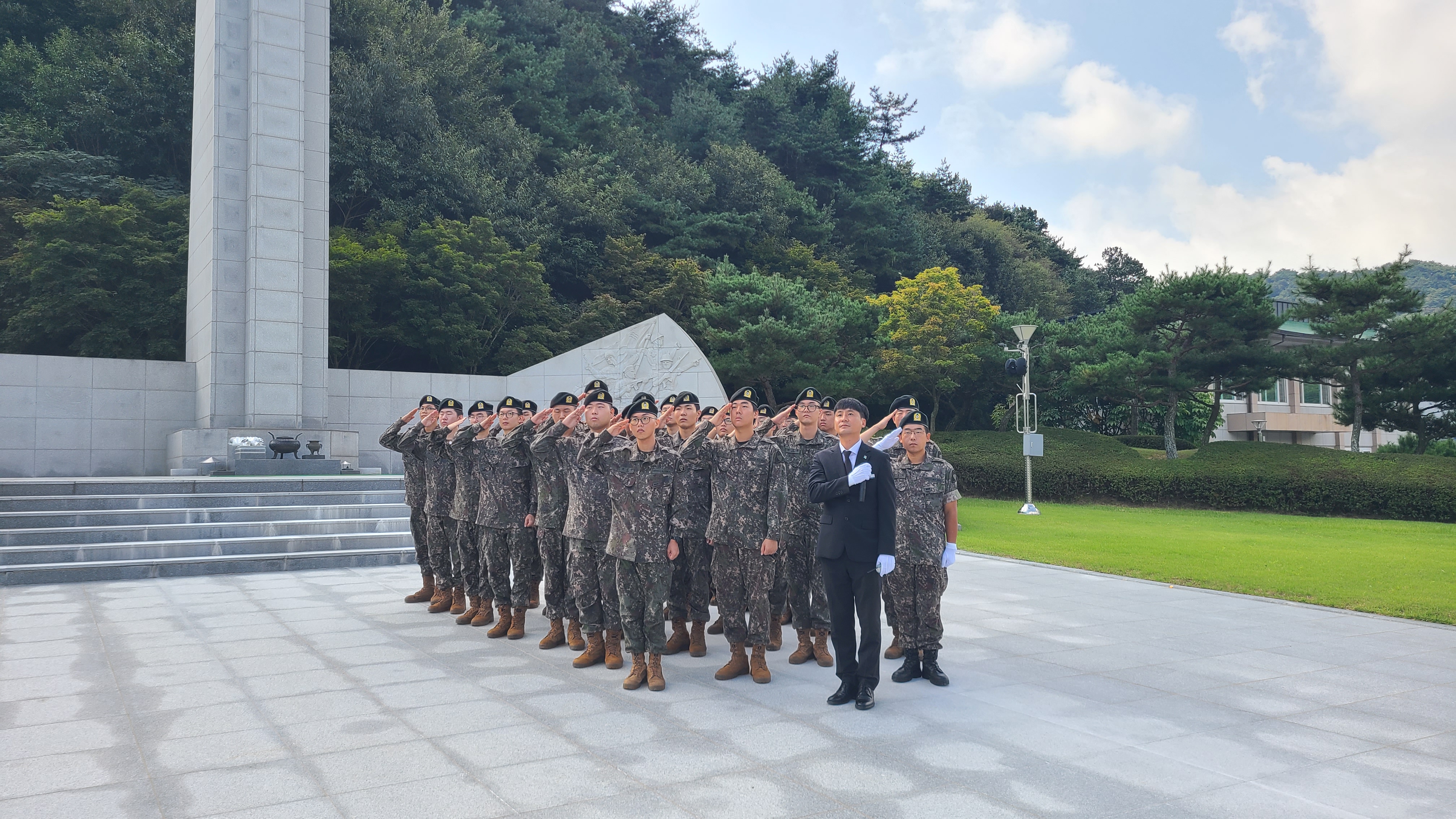 제7733부대 현충탑 참배 및 「6.25전쟁 숨은영웅 철도용사」 참여형 스토리텔링 호국투어