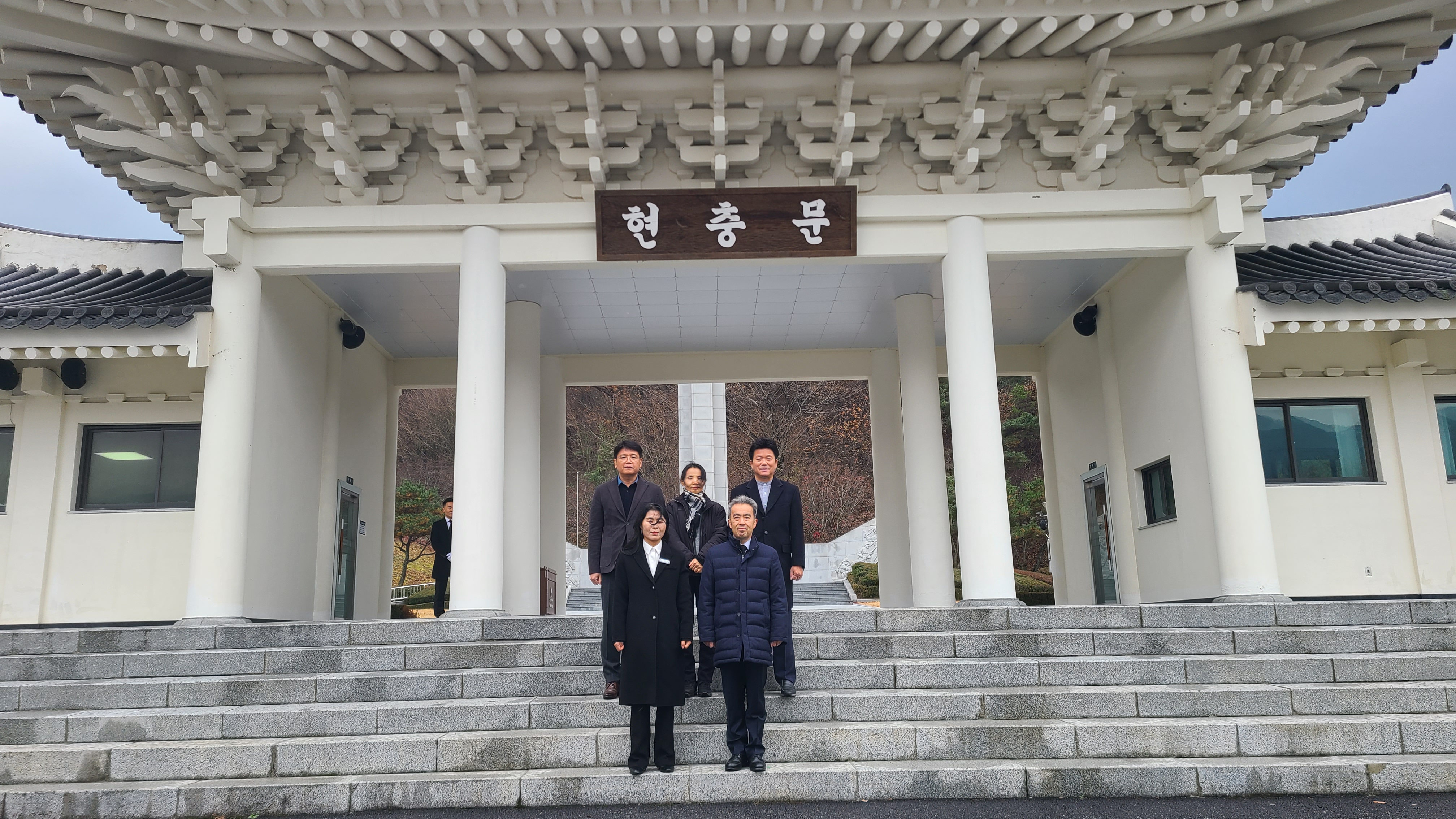 서울현충원장 현충탑 참배