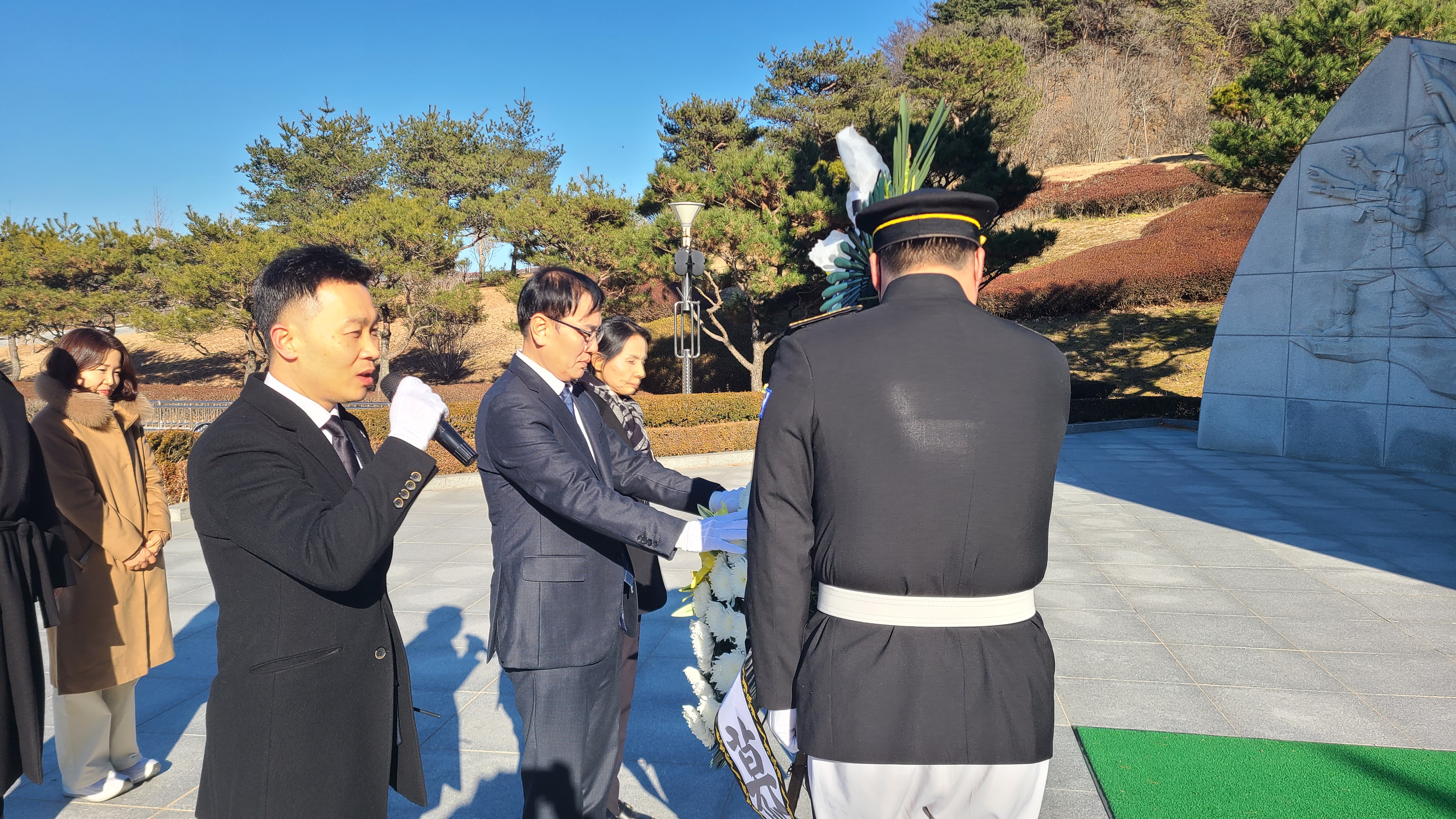 광주지방보훈청장 현충탑 참배