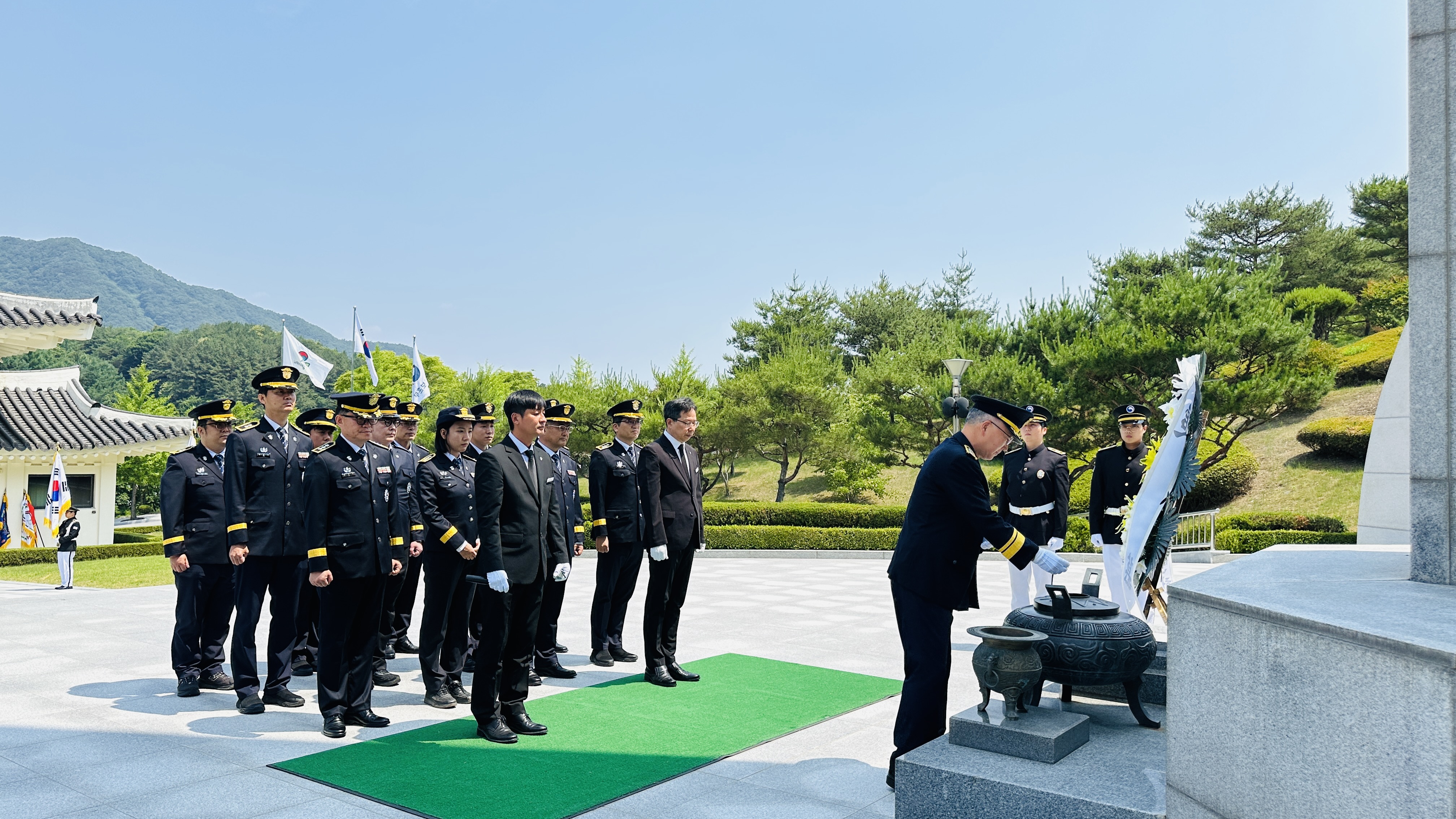 (호국보훈의달) 정읍교도소장 현충탑 참배
