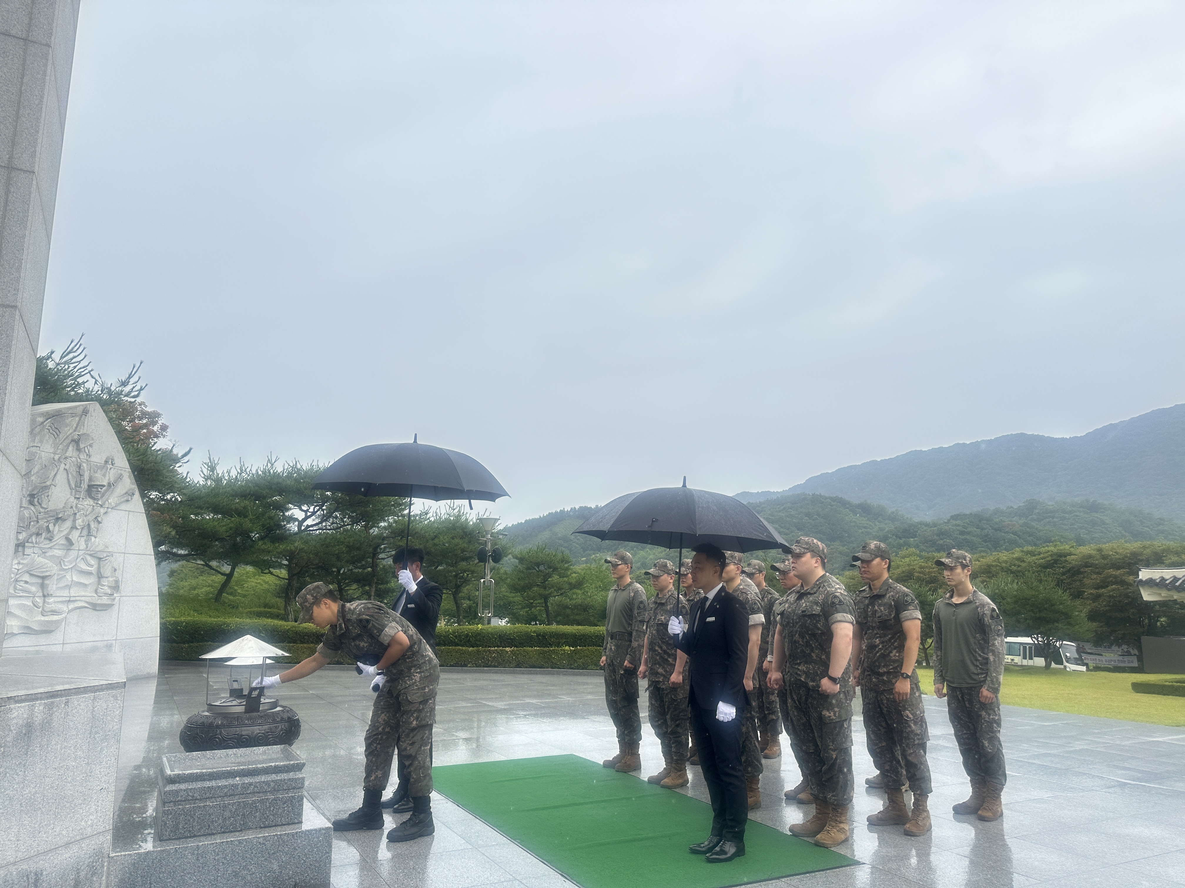 7733부대원 현충탑 참배