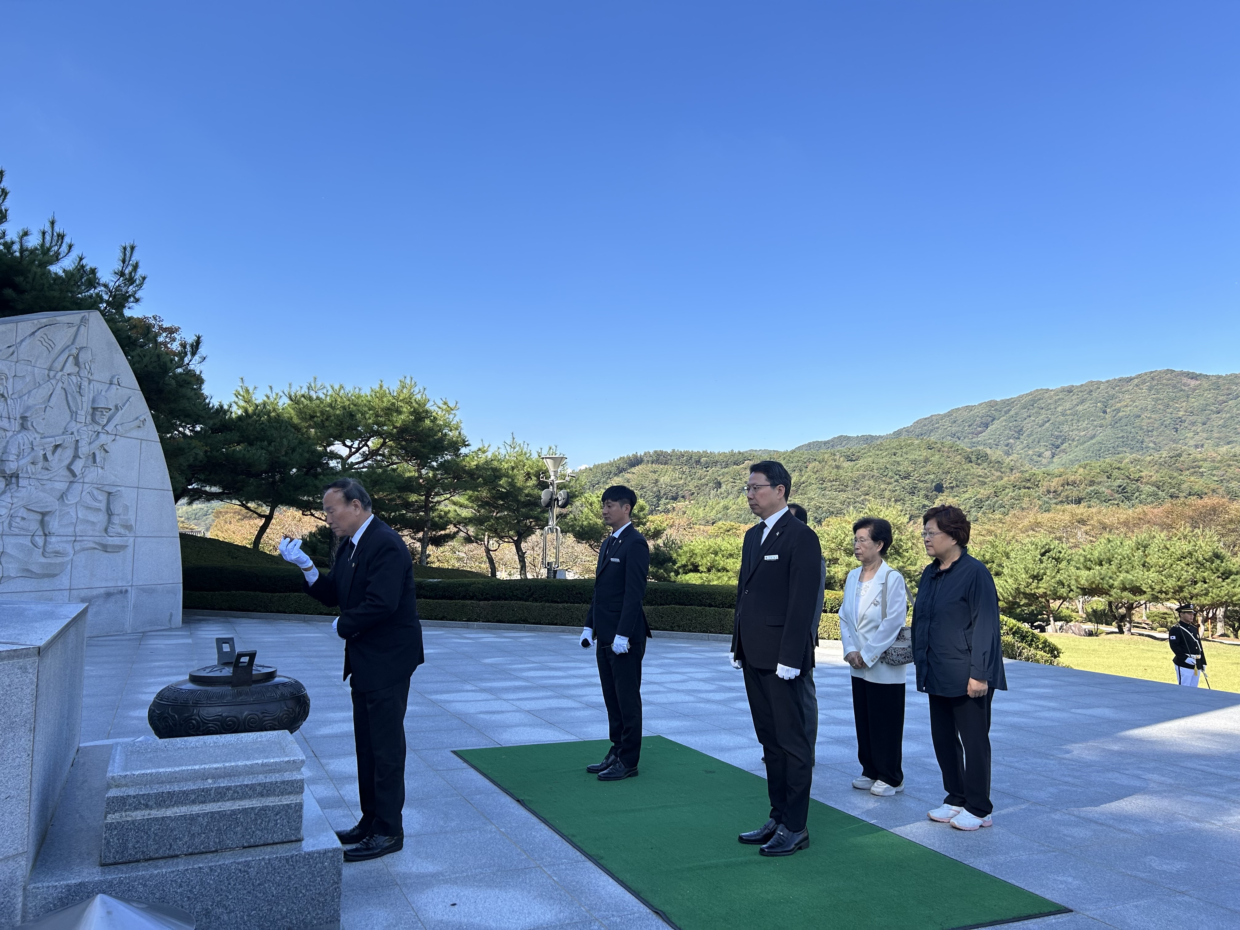 전몰군경유족회 경기도지부 현충탑 참배