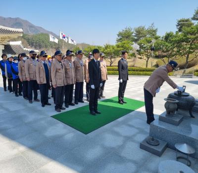 대한민국고엽제전우회 충남 서산시지회 현충탑 참배 이미지