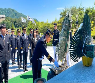 [호국보훈의 달 참배]전북경찰청장 이미지