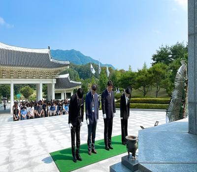 지방자치인재개발원 5급 승진자 리더과정 현충탑 참배 이미지