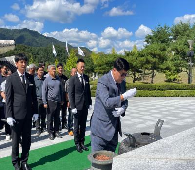 재향군인회 전북김제시지회 현충탑 참배 이미지