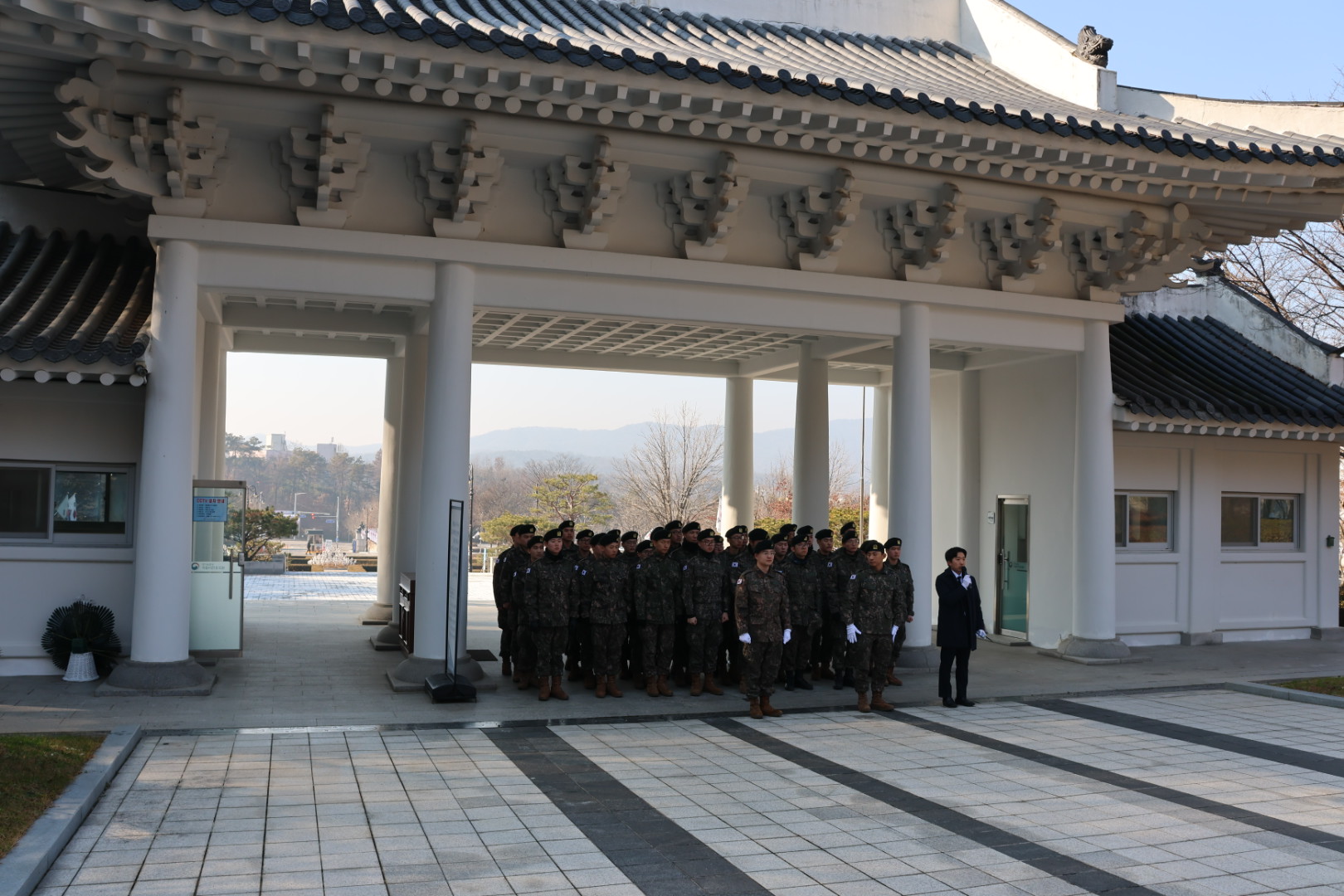 6508부대 장병 참배(1)