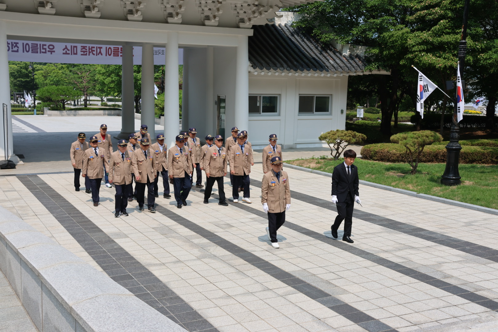 대한민국월남전참전자회 안산시지회 참배