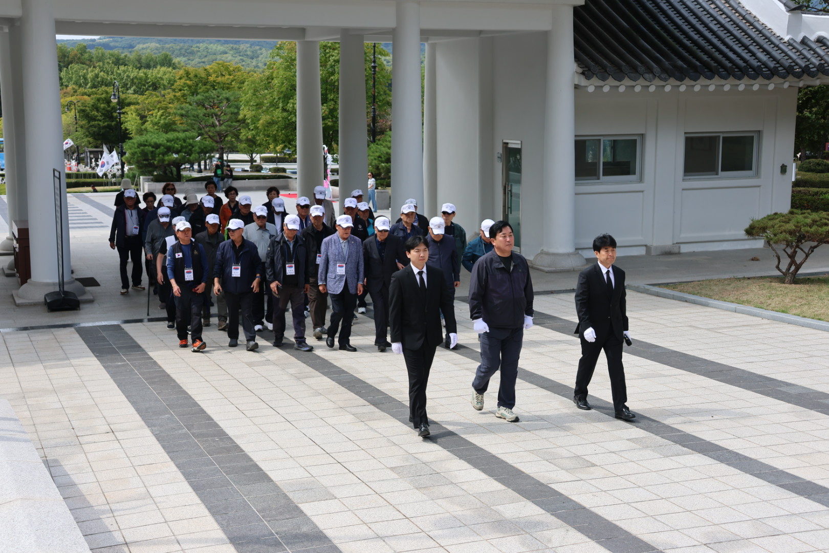 상이군경회 광주시지회 참배