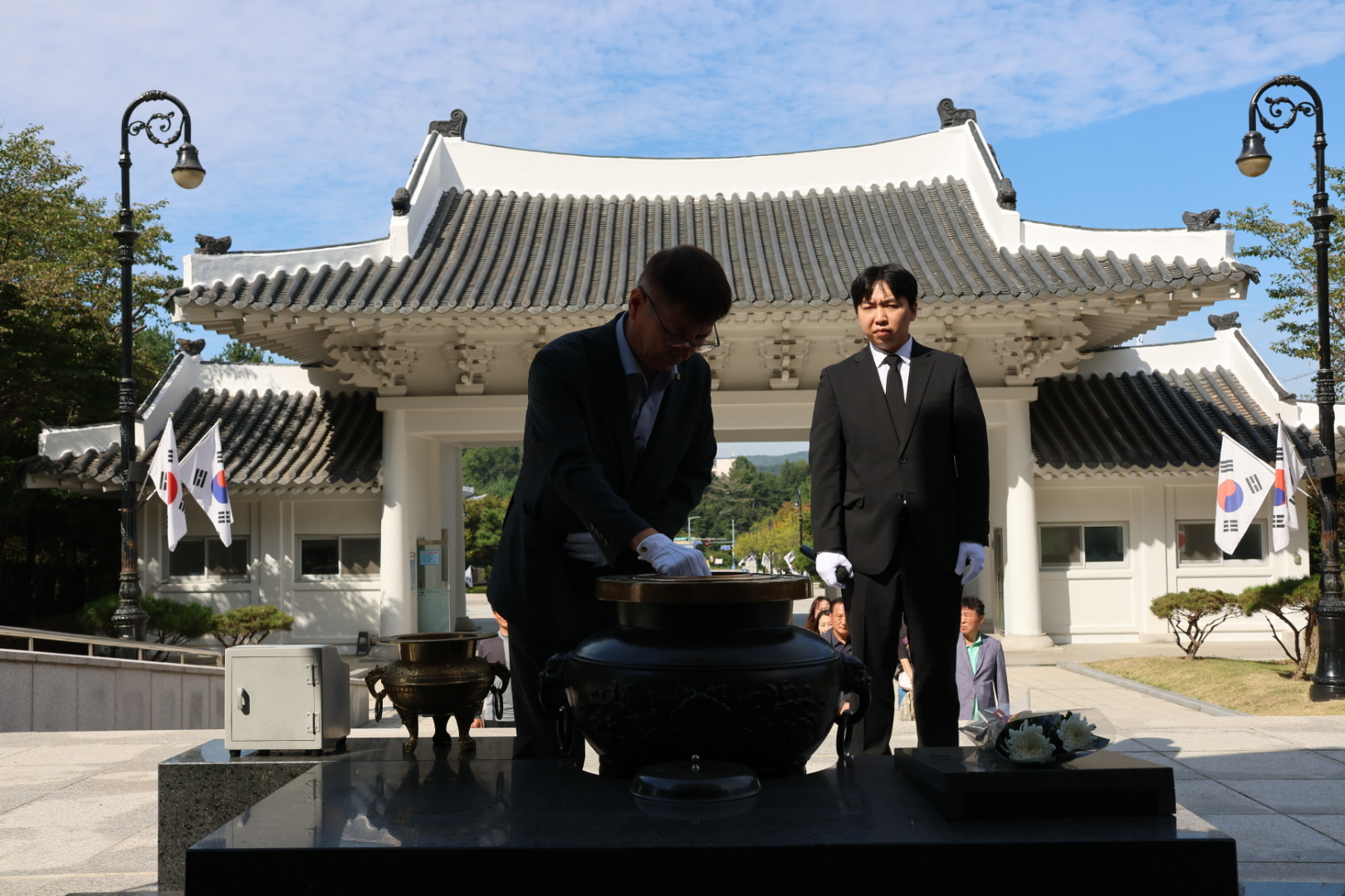 국세동우회 참배
