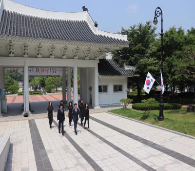 성남세관장 참배 이미지