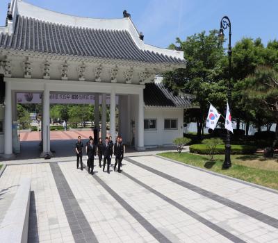 성남세관장 참배 이미지