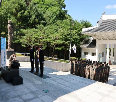 171여단장 참배 및 장병 묘역 정화 봉사활동 이미지