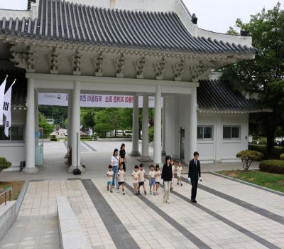 범영어린이집 참배 이미지