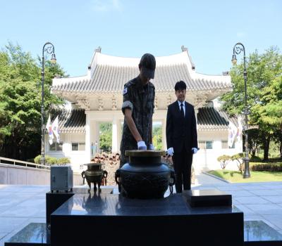 108공병대대 참배(2) 이미지