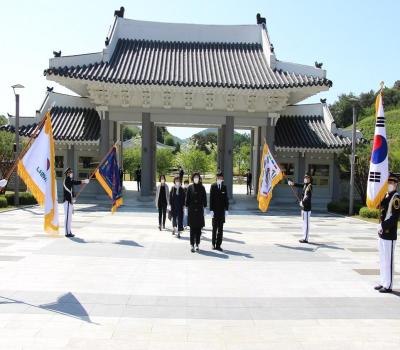 사단법인 노인생활 과학연구소 현충탑참배 (5.3) 이미지