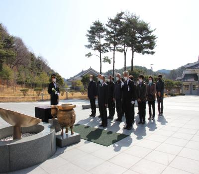 대한민국전몰군경유족회 거창군지회 참배 이미지