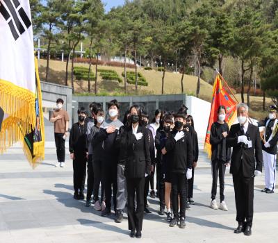 국립묘지 참배체험 활동(하동초등학교 참여) 이미지