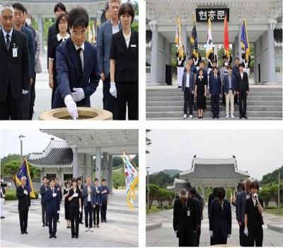 창원고용노동부 현충탑참배 이미지
