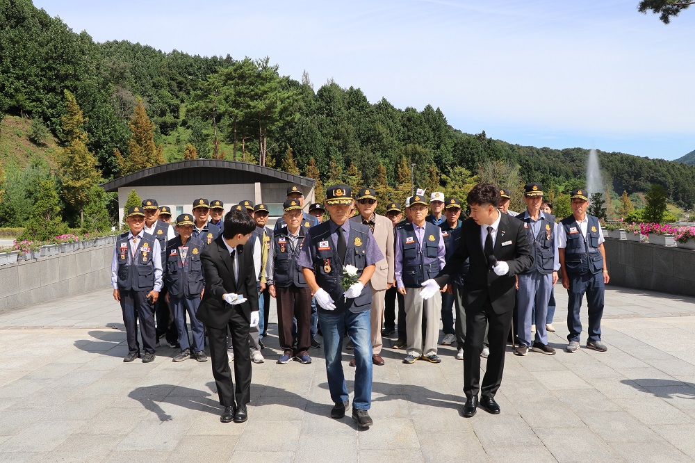 상이군경회 부여군지회 참배('25.9.23.)