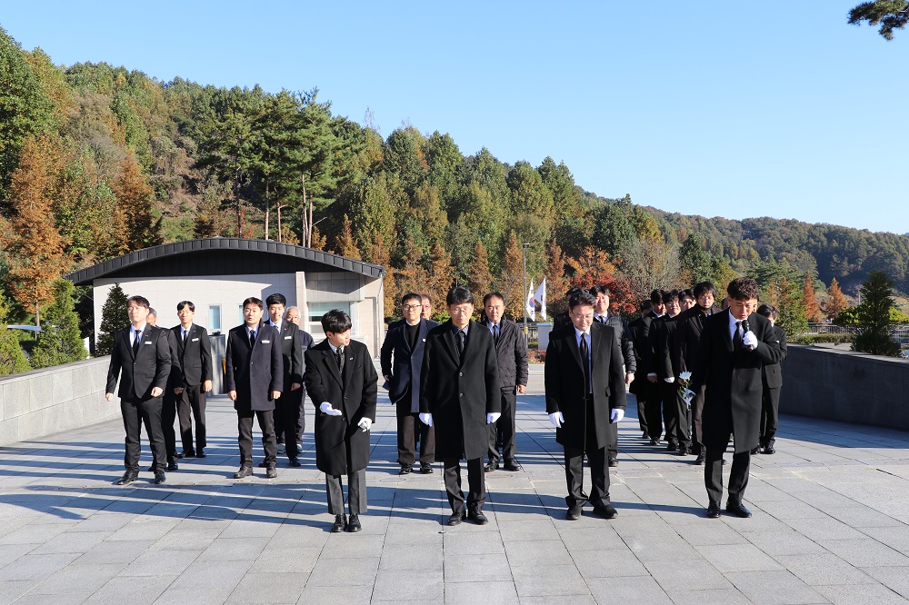 11월 전직원 월례참배('25.11.3.)