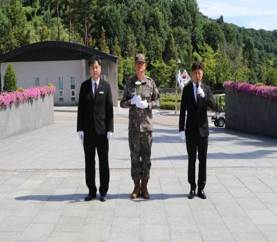 6.25전쟁무공훈장찾아주기조사단장 참배('26.07.14.) 이미지