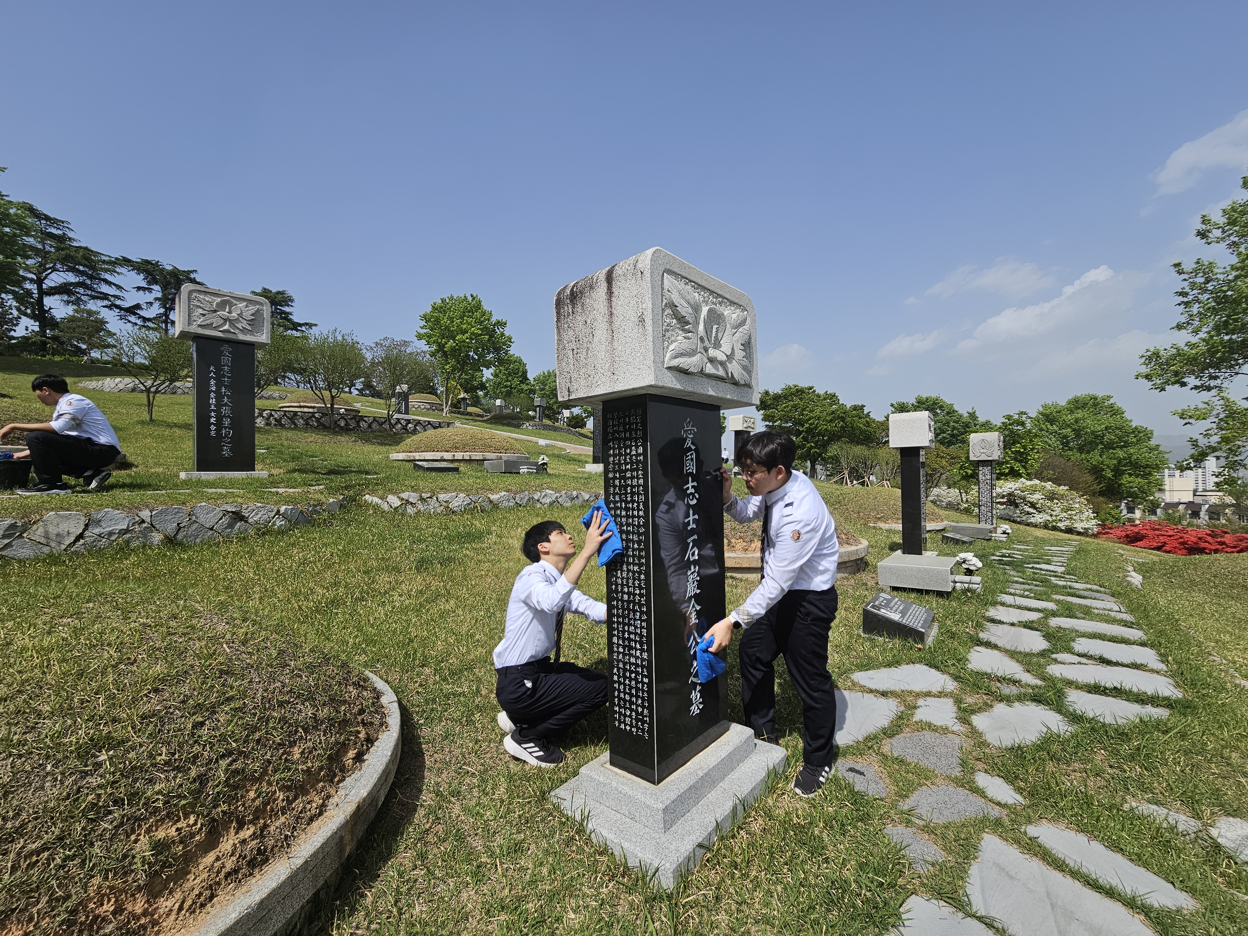 20240418 상서고등학교 참배 및 봉사활동