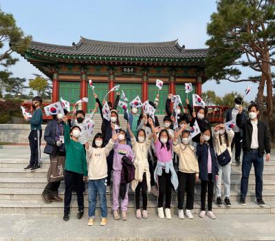 신성초등학교 숲체험 및 만세삼창 이미지