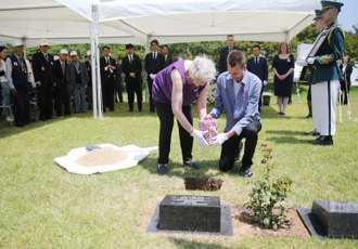 Interment Ceremony of Late Albert Hugh McBride 이미지