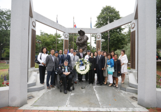 Minister of Patriots and Veterans Affairs Pi Woo Jin visits Korean War monument in Boston, US 이미지